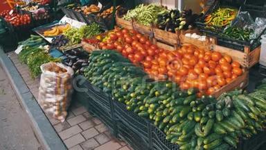 展示蔬菜。 农场水果市场